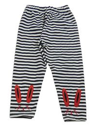 Čierno-biele pruhované legíny so zajačikmi