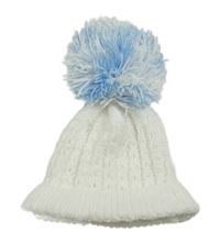 Bielo-modrá pletená čapica s brmbolcom