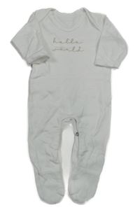 Biely overal s nápisom