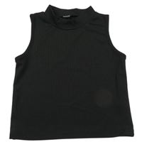 Čierny rebrovaný crop top