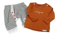 2set - Cihlové triko s nápisem + šedé tepláky s nášivkou a knoflíky