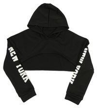 Čierno-biela crop mikina s nápisom a kapucňou