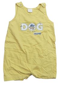 Žltý kraťasový bavlnený overal s nápisom a psíkom