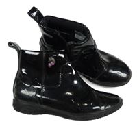 Čierne koženkové lesklé členkové é topánky Clarks vel. 27