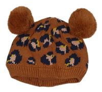 Hnědá čepice s leopardím vzorem a bambulemi Next