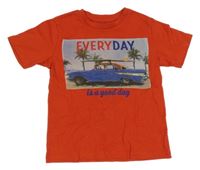 Červené tričko s autom