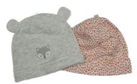 2x bavlněná čepice bílá se srdíčky+ šedá se zvířátkem 