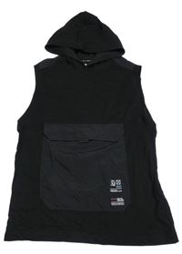 Černé tílko s kapsou a kapucí Zara