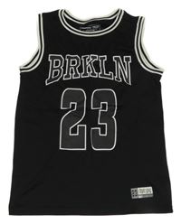 Čierno-biele športové basketbalové tielko s číslom a nápisom Chapter young