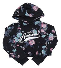 Čierna crop mikina s kvietkami a nápismi a kapucňou C&A