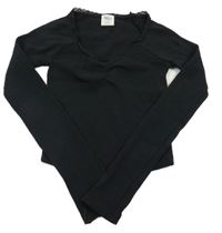 Čierne rebrované crop tričko s čipkou