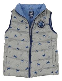 Šedo-modrá šusťáková zateplená vesta s koníky a nášivkou 