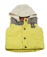 Žluto-béžová šusťáková zateplená vesta s teplákovou kapucí Nutmeg