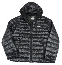 Černá prošívaná šusťáková zateplená bunda s nášivkou a kapucí Primark