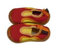 Červeno-žluté neoprenové boty do vody Playshoes vel.18