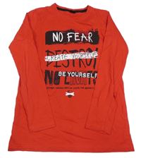 Červené triko s nápisy Y.F.K.