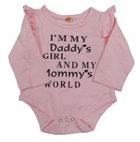 Svetloružové body s nápismi a volánikmi