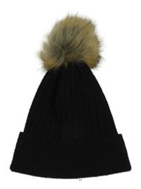 Čierna čapica s brmbolcom Primark