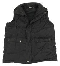 Antracitová šušťáková zateplená vesta s nášivkou Alive