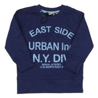 Tmavomodrá mikina s nápismi