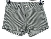 Dámske bielo-čierne prúžkované elastické rifľové kraťasy H&M