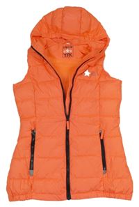 Křiklavě oranžová melírovaná prošívaná šusťáková zateplená vesta s hvězdičkami a kapucí Y.F.K.