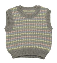 Sivo-farebná vzorovaná vlnená vesta