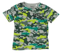 Sivo-zelené army tričko s nápisom C&A