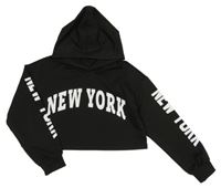 Čierna crop mikina s nápismi a kapucňou Shein