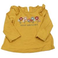 Hořčicové triko s 3D květy a volánky 