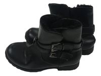 Čierne koženkové členkové zimná topánky s přezkami New Look vel. 35,5