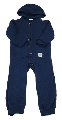 Tmavomodrá prešívaná vyteplená kombinéza s nášivkou a kapucňou M&S