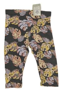 Nové - Antracitové capri legíny s listami Primark