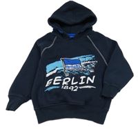 Tmavomodrá mikina s potlačou a kapucňou