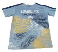 Modro-žluté vzorované sportovní tričko s nápisem 