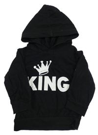 Čierne tričko s nápisom a kapucňou