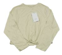 Nové - svetlobéžové crop tričko s uzlom name it.