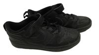 Černé koženkové botasky Nike vel. 34