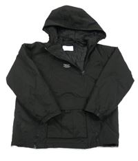 Čierna šušťáková prechodná bunda s nášivkou a kapucňou RESERVED