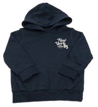 Tmavomodrá mikina s nápisom a kapucňou C&A