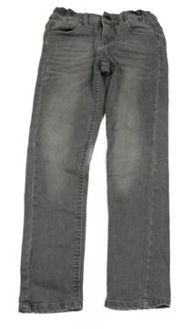 Sivé skinny rifle alive