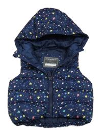 Tmavomodrá šusťáková zateplená vesta s hvězdami, srdíčky a kapucí Primark