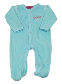 Azurový zamatový overal s nápisom