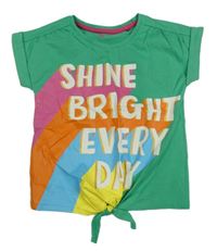 Zelené tričko s nápisom Tu