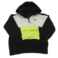 Čierno-světlešedá/melírovaná mikina s nášivkou a vreckom a kapucňou