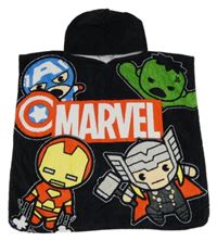 Čierne froté osuškové pončo s hrdinami a kapucňou Marvel