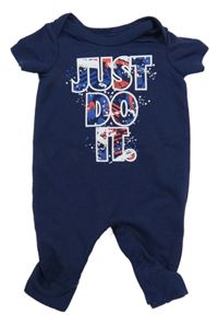 Tmavomodrý overal s nápisom Nike