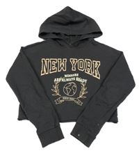 Antracitové crop mikinotriko s nápisom a kapucňou