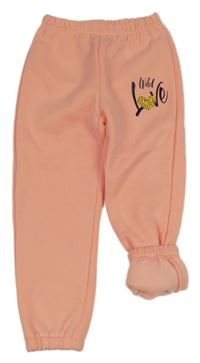 Růžové tepláky s nápisem se srdcem