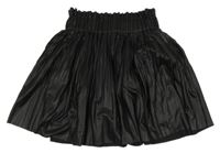 Čierna plisovaná koženková sukňa